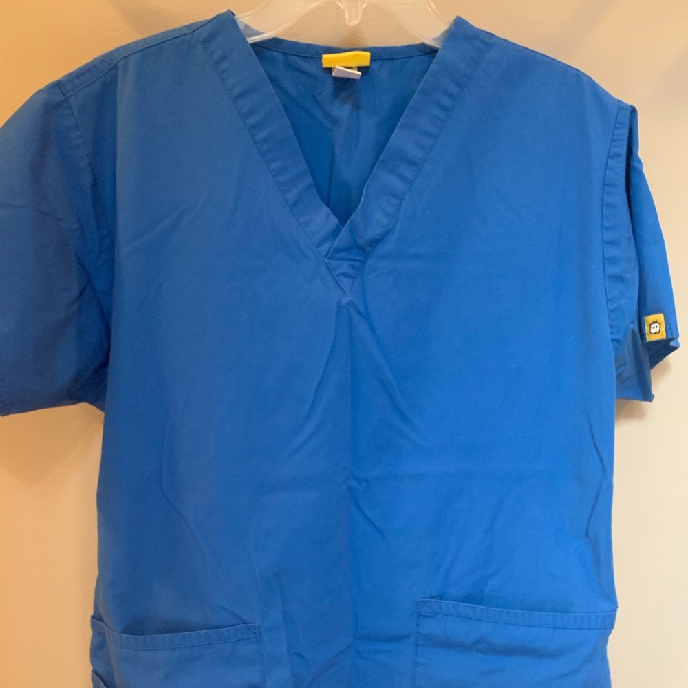 Scrub top - Picture 2 of 3